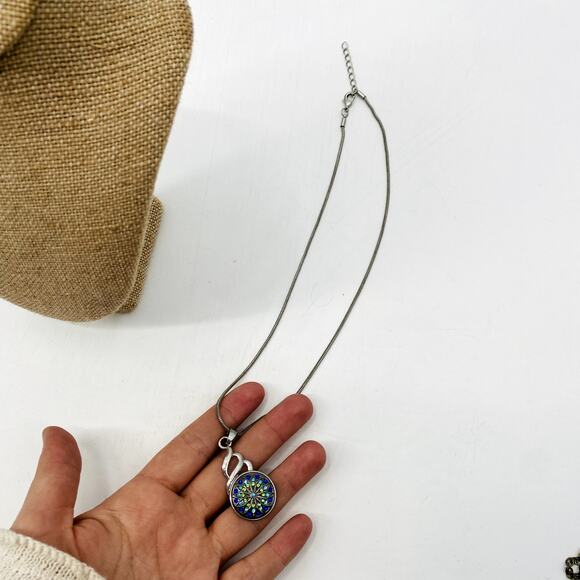 Y2K pendant Necklace - Picture 4 of 4